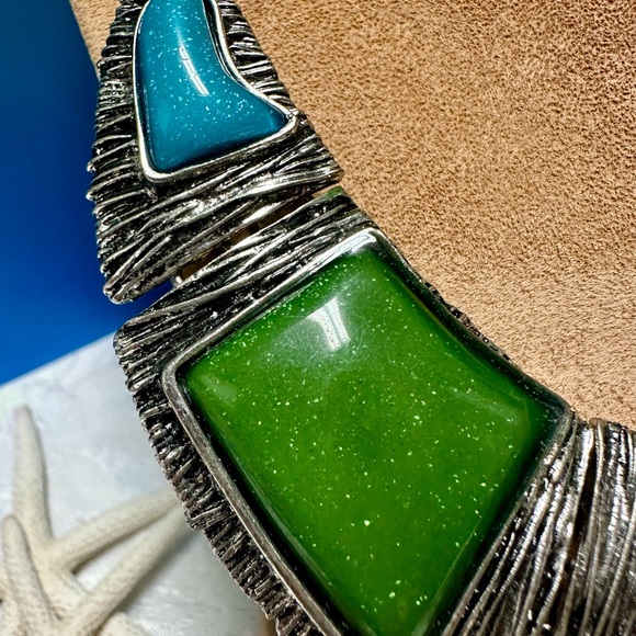 Colorful statement necklace - Picture 5 of 7